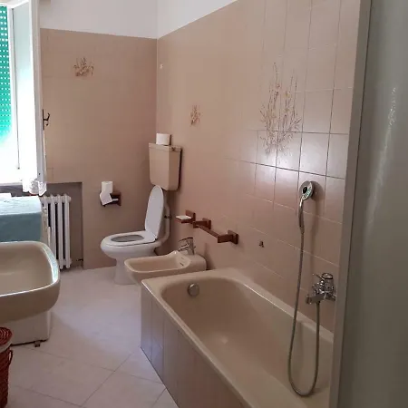 Miramare بيت ضيافة